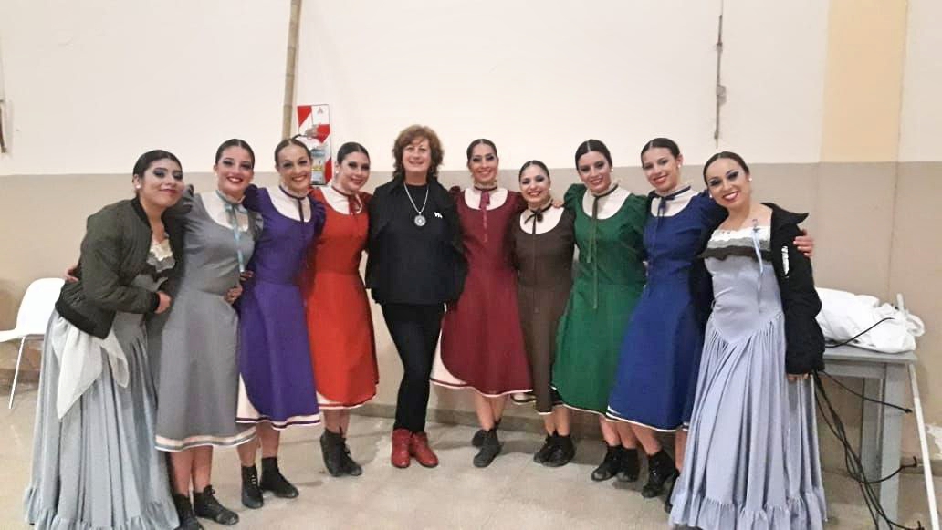 La Escuela y el Ballet Municipal de Folclore, participaron del Festival Competitivo Sentirlo Argentino