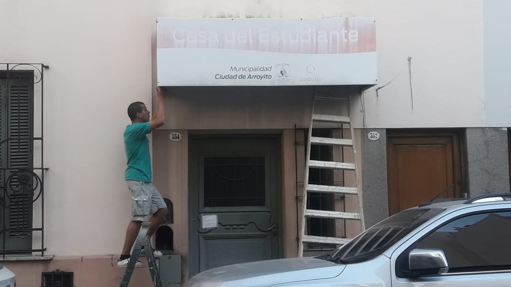 Realizan tareas de mantenimiento en la Casa del Estudiante de Arroyito en Córdoba
