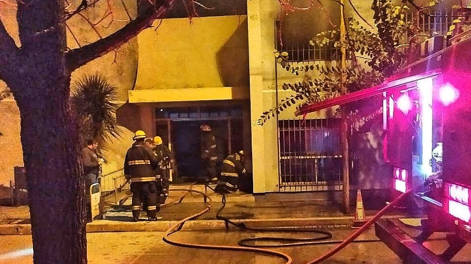 Se produjo un incendio en la Iglesia Evangélica de calle Urquía