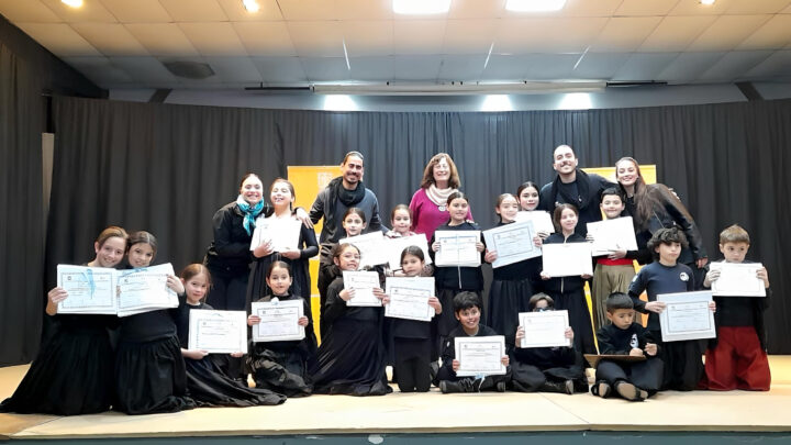 63 alumnos rindieron los exámenes anuales de la Esc. Municipal de Danzas Folclóricas Argentinas