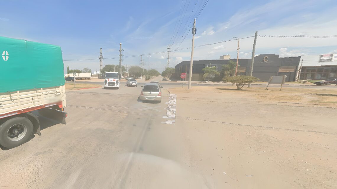 Siniestro vial en Arroyito: motociclista de 19 años fue trasladado al hospital con lesiones graves