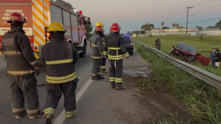 Ruta Nacional 19: un automovilista colisionó contra el guardarraíl