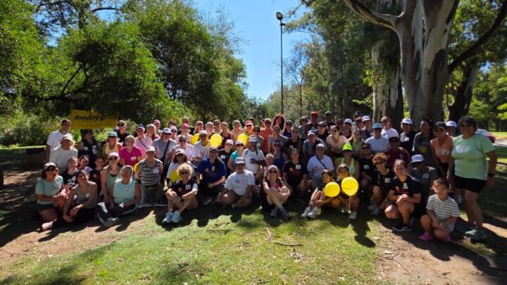 Exitosa convocatoria en la Caminata “Mujeres en Marcha” en Arroyito
